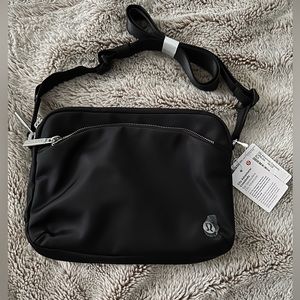 The City Adventurer bag in Black gorgeous bag that holds everything 2.5 Litres